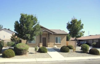 6900 Edgeview Dr in Bakersfield, CA - Building Photo