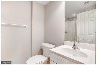 213 Oak Knoll Ter in Rockville, MD - Building Photo - Building Photo