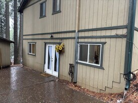 2854 Viona Rd in Pollock Pines, CA - Building Photo