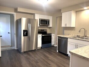 1524 E Glendale Ave in Appleton, WI - Building Photo - Building Photo