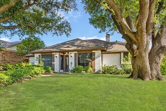 2000 E Branch Hollow Dr in Carrollton, TX - Building Photo - Building Photo