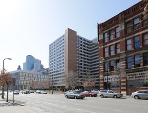 Atrium Apartments in Minneapolis, MN - Foto de edificio - Building Photo