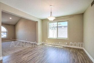 1033 W Madero Ave in Mesa, AZ - Building Photo - Building Photo