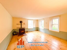 2591 Johnson Hill Rd in South Royalton, VT - Building Photo