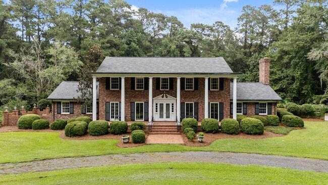 property at 221 Magnolia Ln