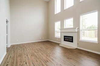 13707 Broad Oaks Ln in Rosharon, TX - Building Photo - Building Photo