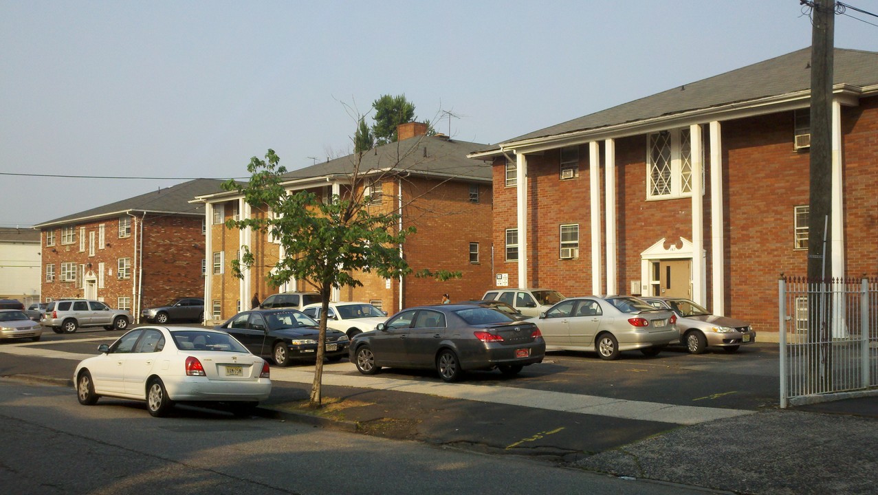 Lobsang Apartments in Newark, NJ - Building Photo