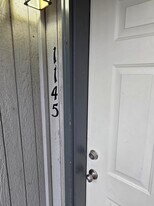 1145 D St, Unit 1145 in Independence, OR - Building Photo