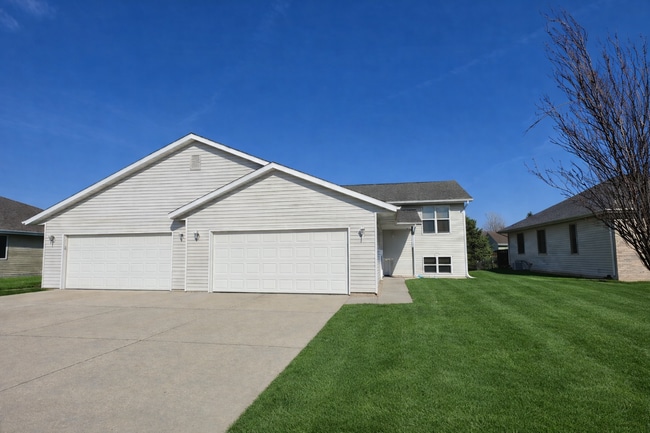 property at 2716-2718 N Wright Rd