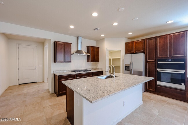 16701 W Whispering Wind Dr in Surprise, AZ - Building Photo - Building Photo