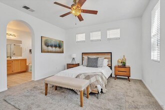 916 Teatro Cir in El Cajon, CA - Foto de edificio - Building Photo