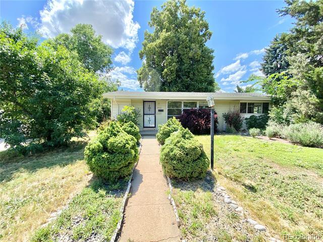 property at 2401 S Birch St