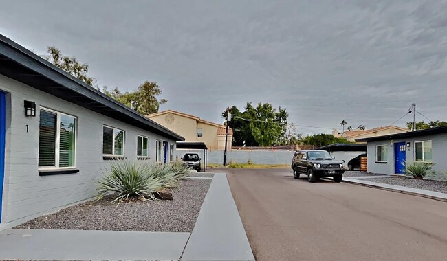 1302 E Vista Ave in Phoenix, AZ - Building Photo - Building Photo