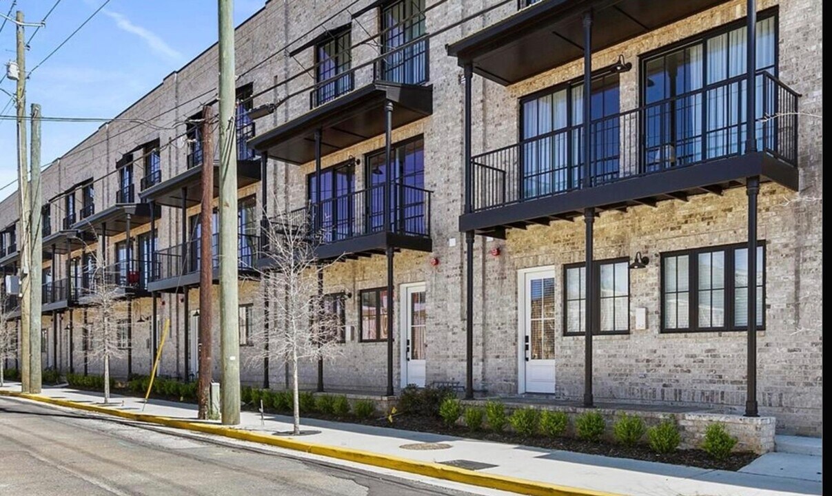 823 Gene Stallings Ave in Tuscaloosa, AL - Foto de edificio