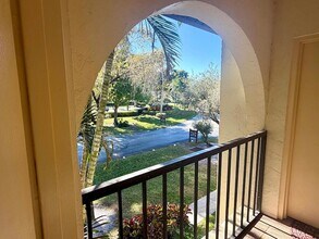 4835 Sable Pine Cir, Unit D2 in West Palm Beach, FL - Foto de edificio - Building Photo