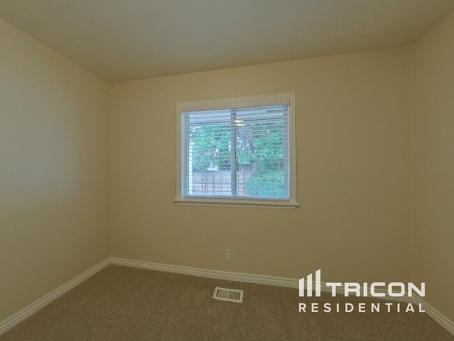 2337 S Elm Dr in Denver, CO - Building Photo - Building Photo