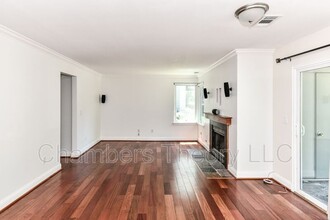 11729 Summerchase Cir in Reston, VA - Building Photo - Building Photo