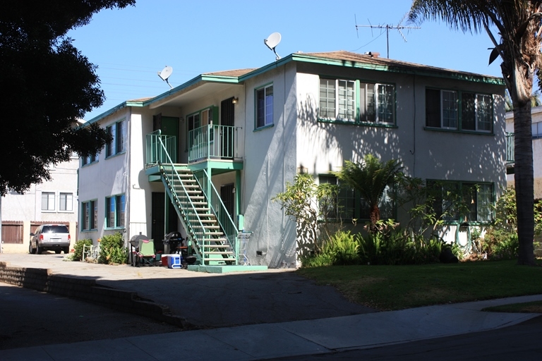 525 Indiana St in El Segundo, CA - Building Photo