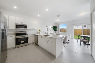 19448 SW 338th St in Homestead, FL - Building Photo - Building Photo