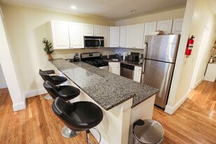 324 Saint Paul St in Brookline, MA - Building Photo