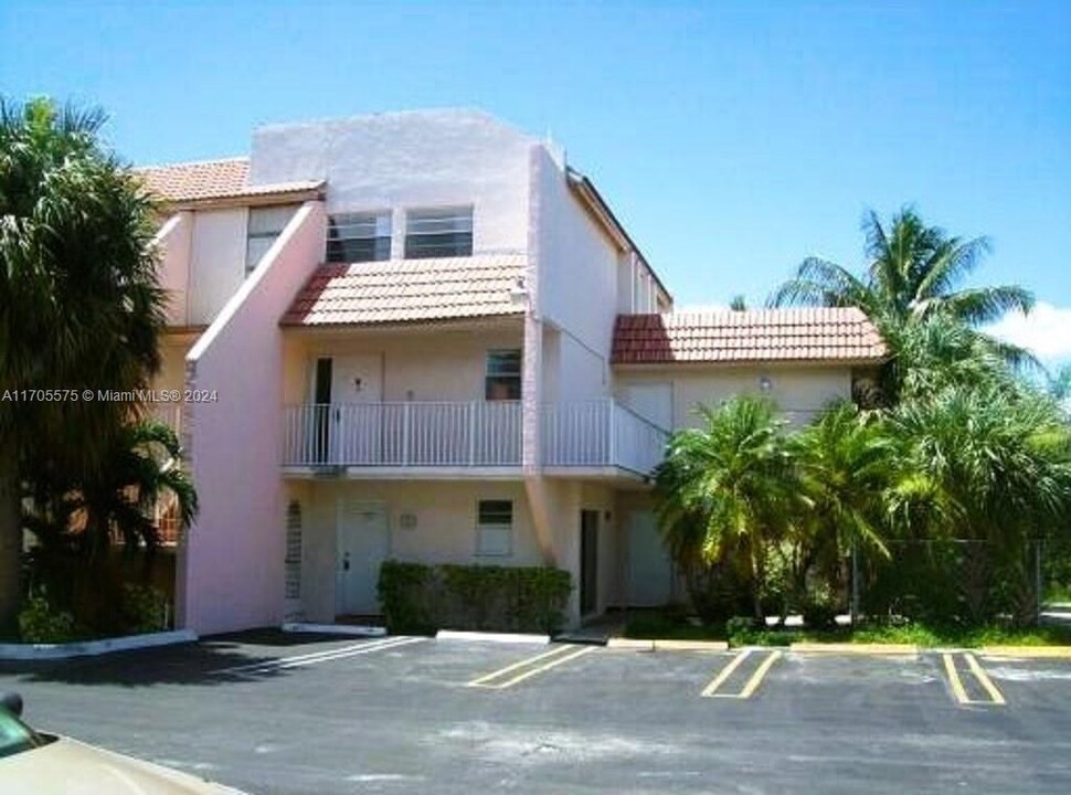 3760 NW 115th Way in Coral Springs, FL - Building Photo