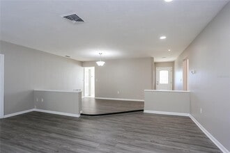 6935 301st Ave N in Clearwater, FL - Foto de edificio - Building Photo