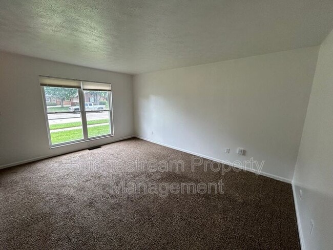 property at 955 Taylorsview Dr