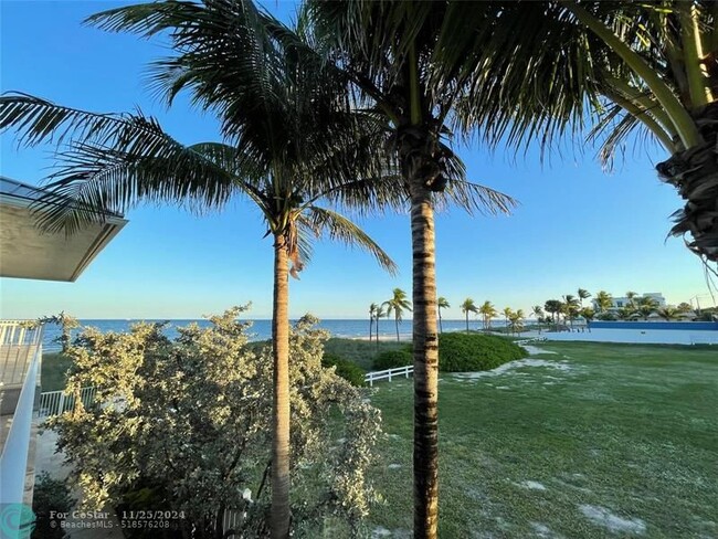 4564 El Mar Dr in Lauderdale-by-the-Sea, FL - Building Photo - Building Photo