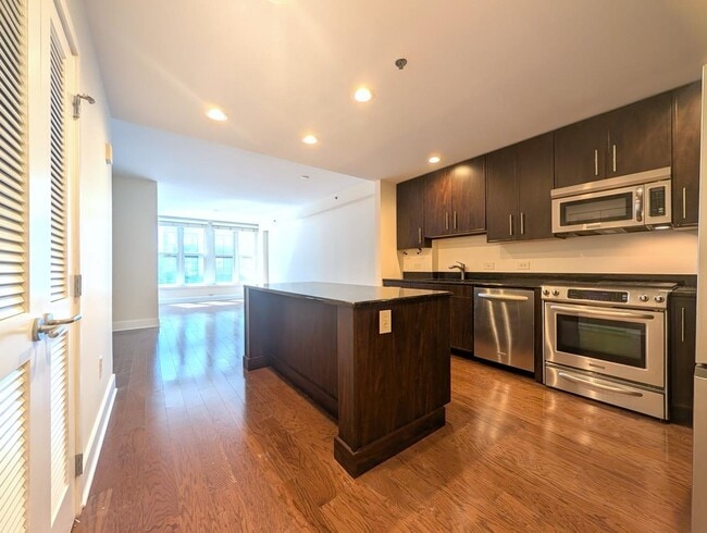 1125 Maxwell Ln