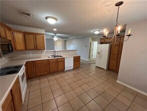 211 Ravenwood Blvd in Siloam Springs, AR - Building Photo - Building Photo