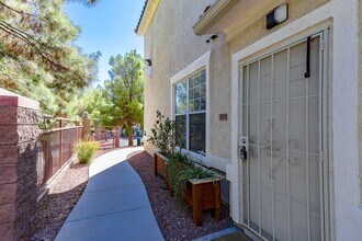 5855 Valley Dr in North Las Vegas, NV - Building Photo - Building Photo