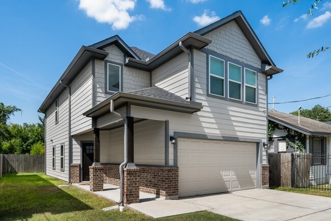 property at 910 Mansfield St
