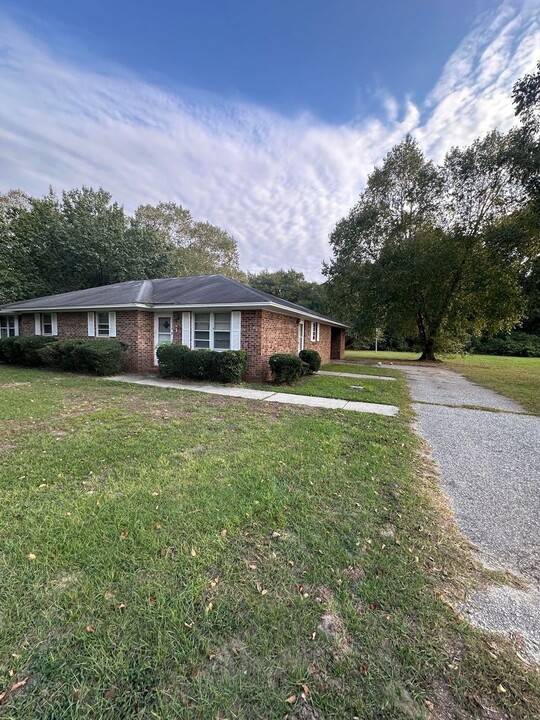 2020F Hideaway Dr in Sumter, SC - Building Photo