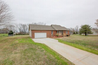 2481 Clarksville Rd in Trenton, KY - Building Photo - Building Photo