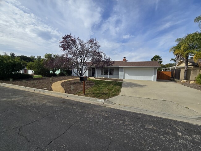 449 Thumbelina Dr in Buellton, CA - Building Photo - Building Photo