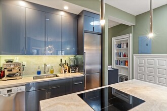 377 Commonwealth Ave in Boston, MA - Building Photo - Building Photo