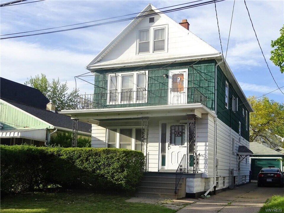 137 Laird Ave in Buffalo, NY - Building Photo