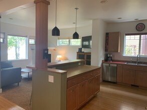 806 N 15th Ave in Bozeman, MT - Foto de edificio - Building Photo