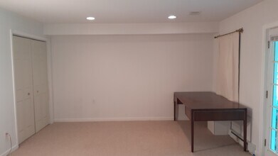 1437 Glenside Grn in Charlottesville, VA - Foto de edificio - Building Photo