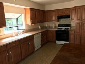 24312 Dunlavy Ct in Moreno Valley, CA - Building Photo - Building Photo