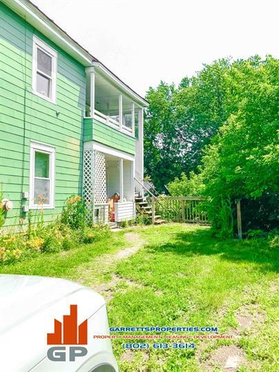 68 Elm St, Unit 3 in St Johnsbury, VT - Building Photo - Building Photo