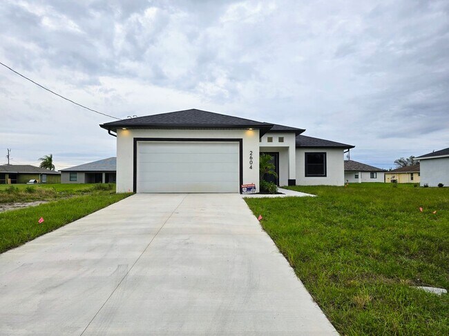 2604 26th St SW in Lehigh Acres, FL - Building Photo - Building Photo