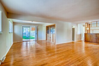 3411 S Dayton St in Denver, CO - Foto de edificio - Building Photo