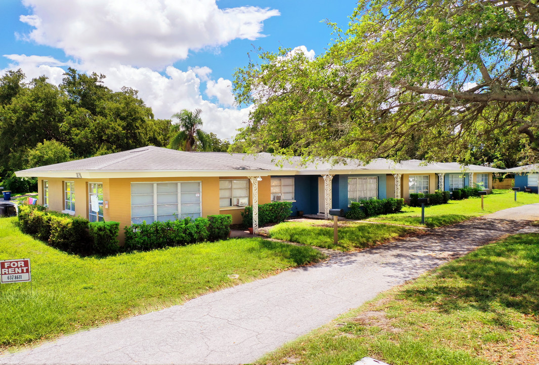 7 UNIT APARTMENT COMPLEX in Clearwater, FL - Building Photo