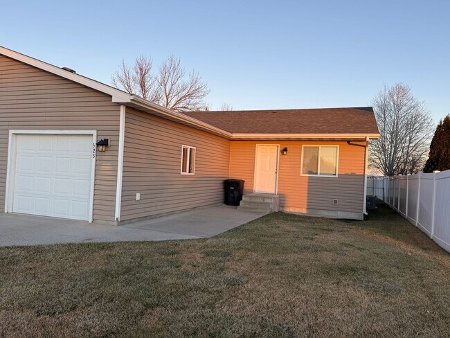 property at 523 Yellowstone Ave