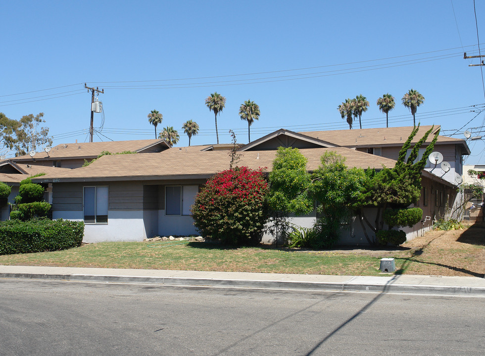 1325 Devonshire Dr in Oxnard, CA - Building Photo