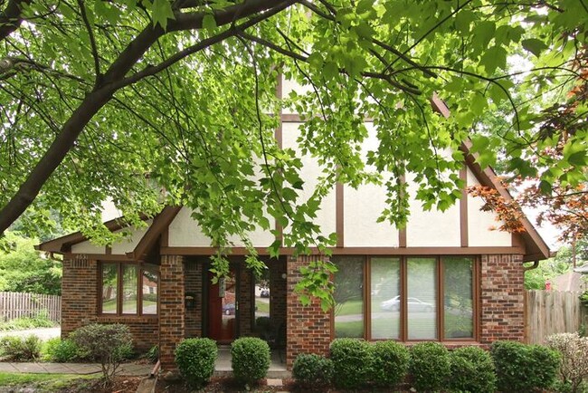 property at 4631 Graceland Ave