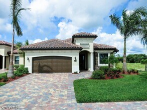 2850 Aviamar Cir in Naples, FL - Building Photo - Building Photo