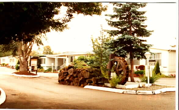 Bowman-hilton Mobile Home Park in Puyallup, WA - Foto de edificio