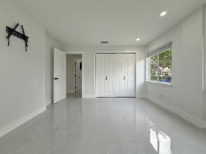 927 SW 18th Ave in Miami, FL - Building Photo - Building Photo